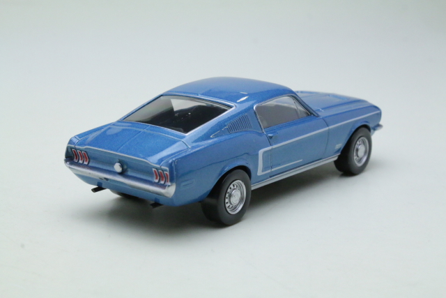 Ford Mustang GT Fastback 1968, blue