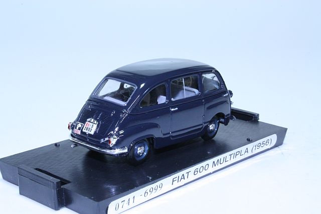 Fiat 600 Multipla 1956, tummansininen "Carabinieri"