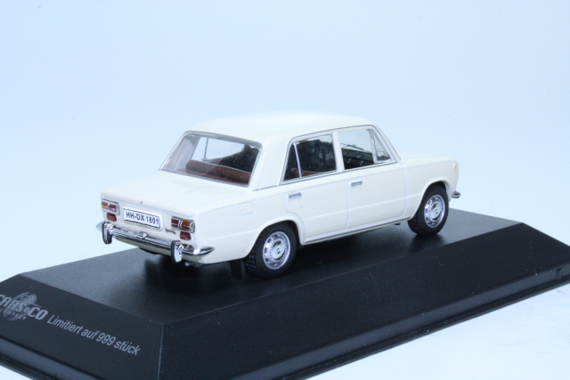 Lada 1200 1970, beige