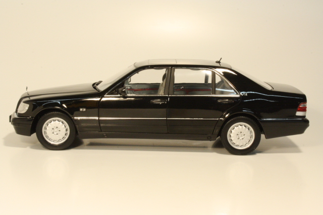Mercedes S600 (w140) 1997, musta