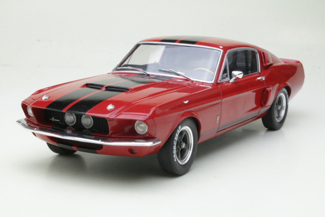 Ford Mustang Shelby GT500 Coupe 1967, punainen/musta - Sulje napsauttamalla kuva