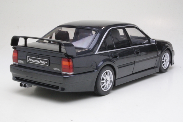 Opel Omega Evo 500 1990, musta