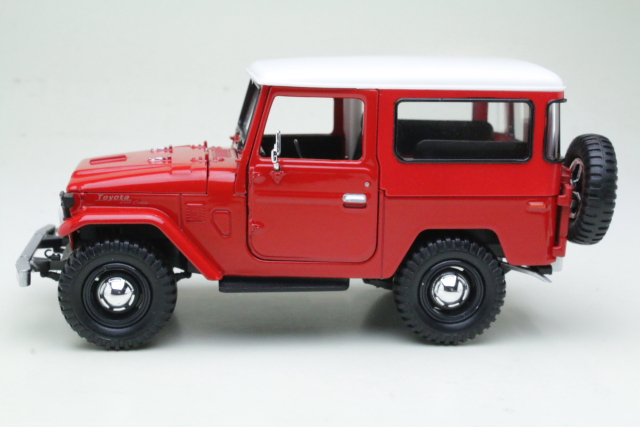 Toyota Land Cruiser FJ40 Hard Top 1980, red/white