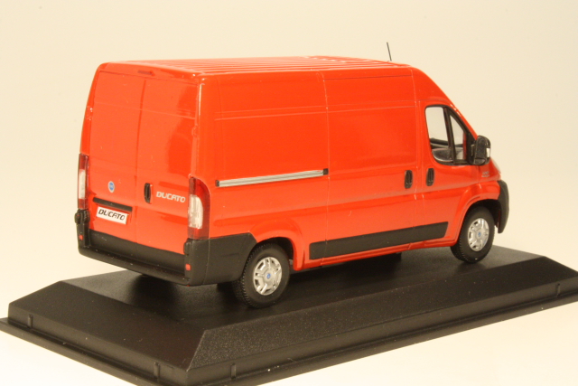 Fiat Ducato 120 Multijet 2007, punainen