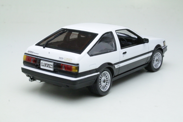 Toyota Corolla Levin (AE86) 1985, valkoinen