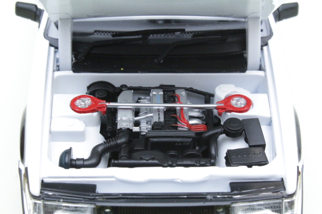 Toyota Corolla Levin (AE86) 1985, valkoinen