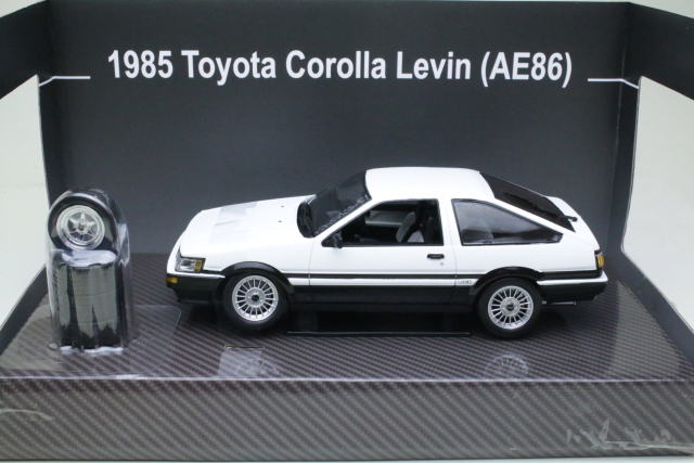 Toyota Corolla Levin (AE86) 1985, valkoinen