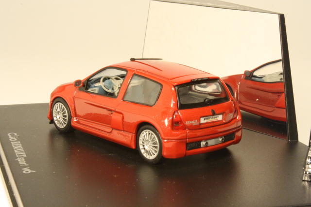 Renault Clio Sport V6, red