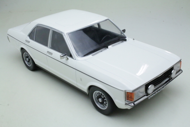 Ford Granada Mk1 1975, valkoinen