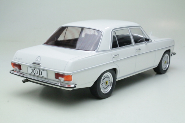 Mercedes 200D (w115) 1968, valkoinen