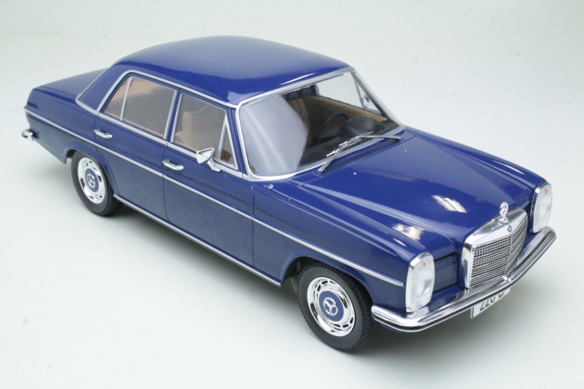 Mercedes 200D (w115) 1968, sininen