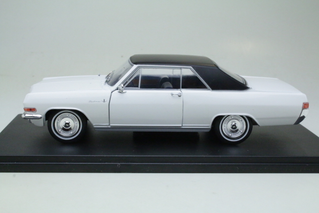 Opel Diplomat A Coupe 1965, white/black