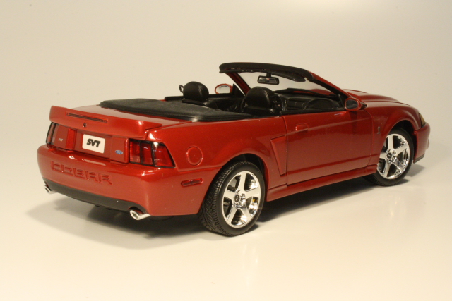 Ford Mustang SVT Cobra 2003, punainen - Sulje napsauttamalla kuva
