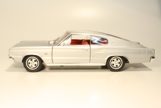 Dodge Charger 1966, silver