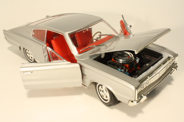 Dodge Charger 1966, silver