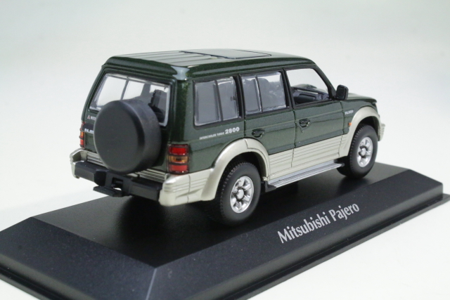 Mitsubishi Pajero LWB 1991, vihreä