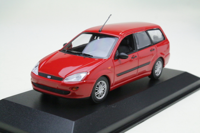 Ford Focus Turnier 1998, punainen