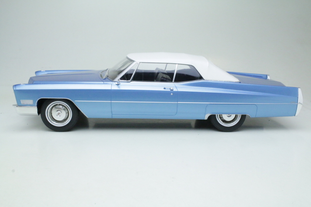 Cadillac DeVille Convertible 1967, blue/white