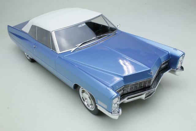Cadillac DeVille Convertible 1967, blue/white