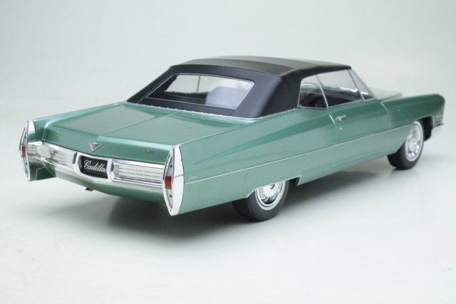 Cadillac DeVille Convertible 1967, green/black