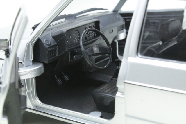 VW Golf 1 L 1983, silver