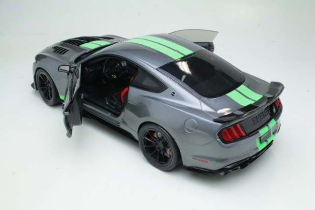Ford Mustang Shelby GT500 Coupe 2023, grey/green