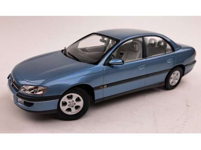 Opel Omega B 1996, sininen