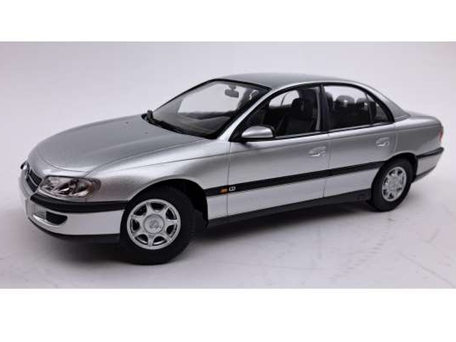 Opel Omega B 1996, hopea