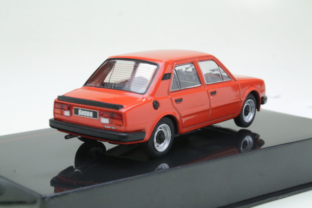 Skoda 120L 1983, punainen