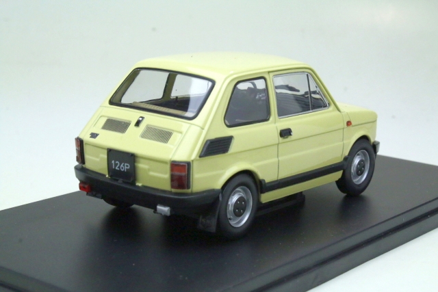 Fiat 126P 1985, light yellow