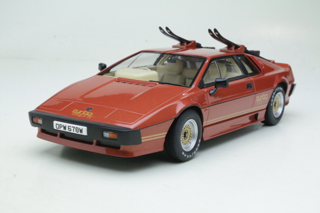 Lotus Esprit Turbo 1981, copper "Movie-Version with Skis"