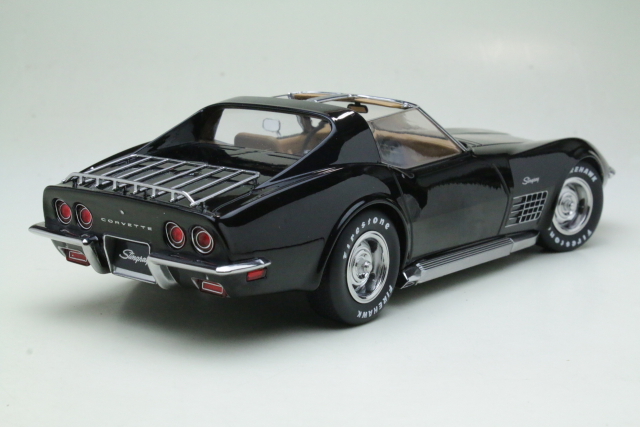 Chevrolet Corvette C3 1972, musta