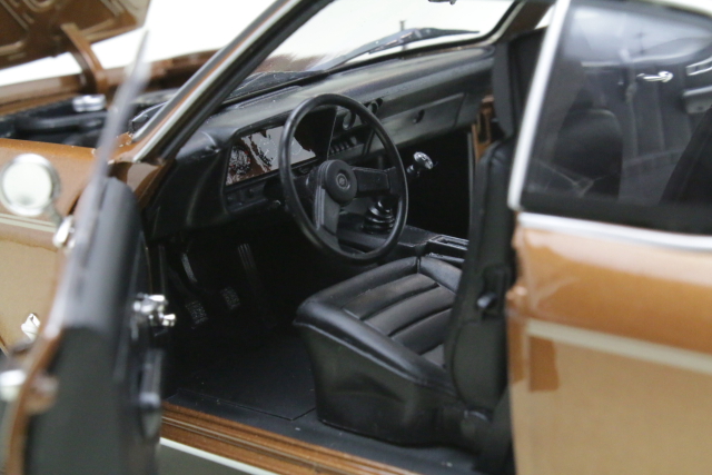 Opel Manta A 1970, ruskea
