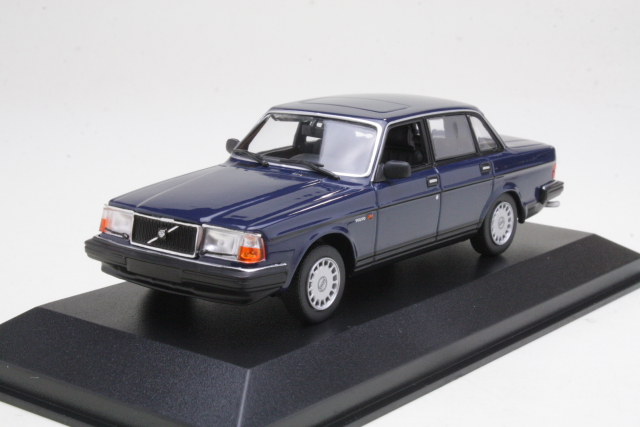 Volvo 240GL 1986, tummansininen