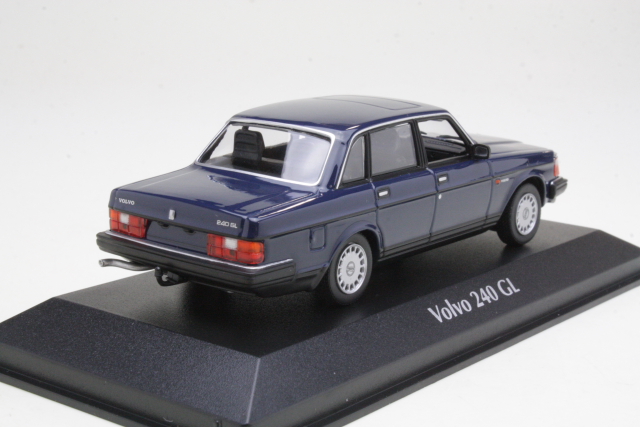 Volvo 240GL 1986, dark blue