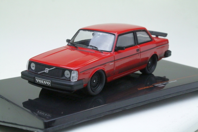 Volvo 242 1980 "Custom", red