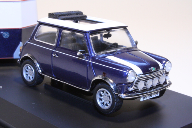 Mini Cooper "Soft Top" + Caravan, blue