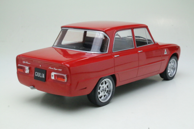 Alfa Romeo Giulia Nuova Super 1974, punainen