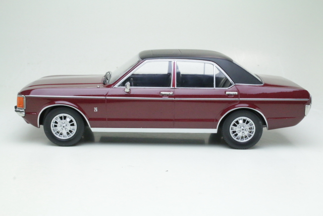 Ford Granada Mk1 1975, tummanpunainen/musta