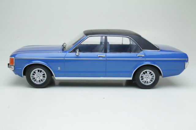 Ford Granada Mk1 1975, sininen/musta