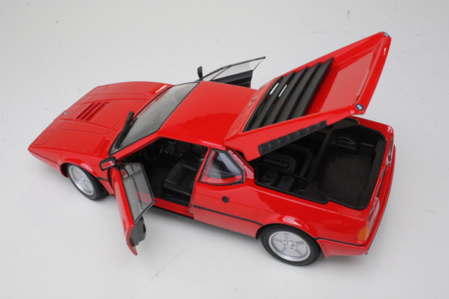BMW M1 1978, punainen