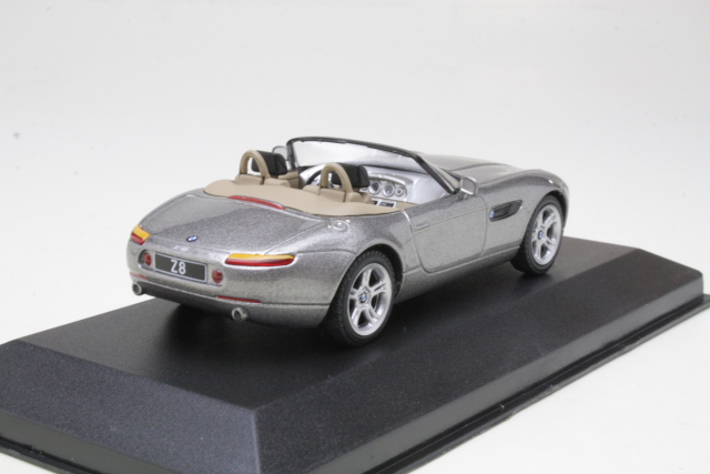 BMW Z8 2000, harmaa