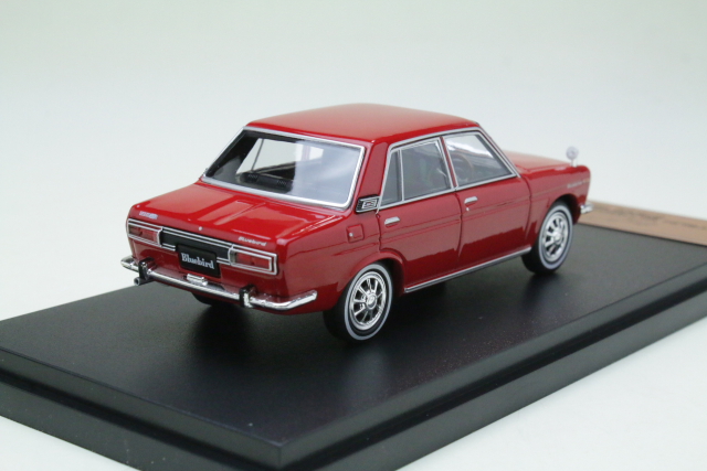 Datsun Bluebird 1600 SSS 1969, punainen