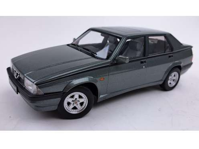 Alfa Romeo 75 1988, harmaa