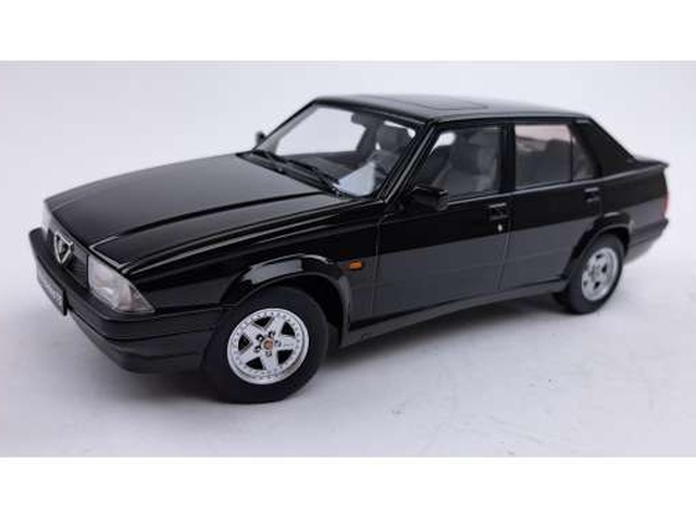 Alfa Romeo 75 1988, musta