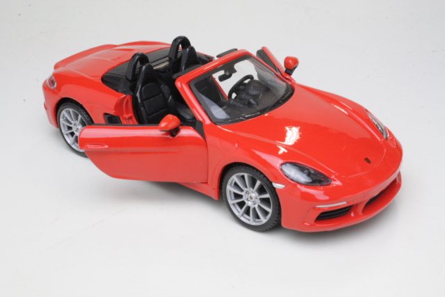 Porsche Boxster 718 (982) Spider 2016, oranssi
