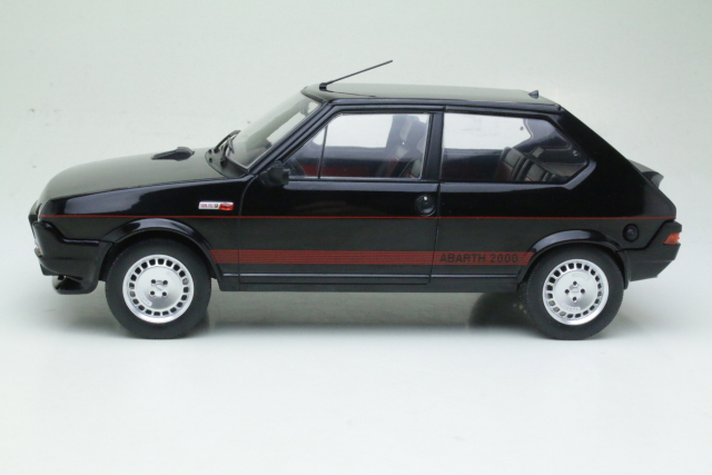 Fiat Ritmo Abarth 125TC 1980, musta