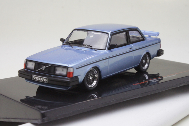 Volvo 240 Turbo 1980, sininen "Custom"