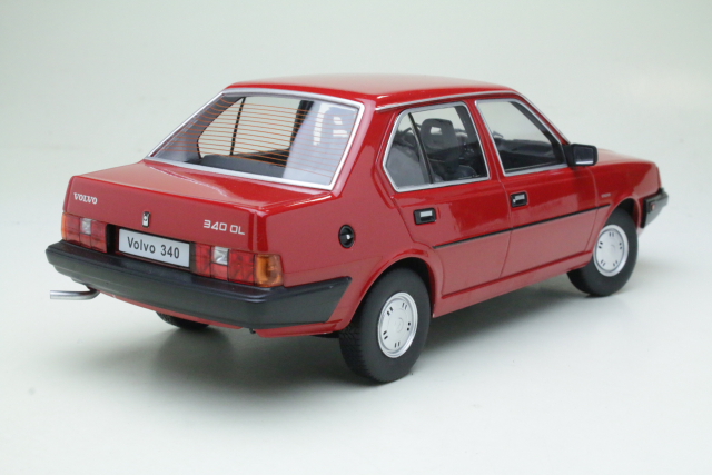 Volvo 340 1987, red