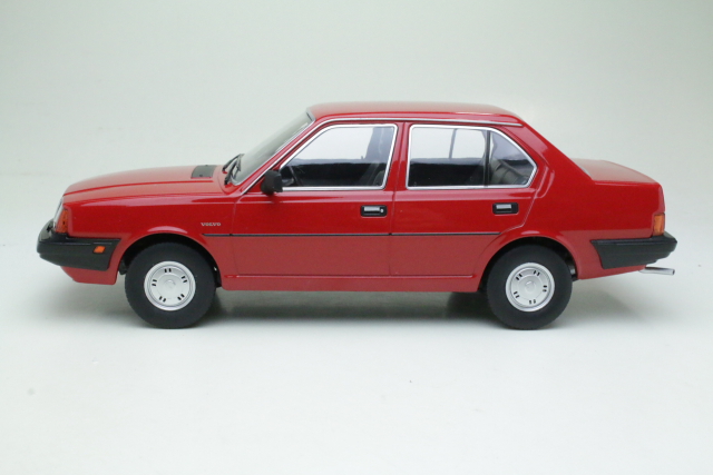 Volvo 340 1987, red
